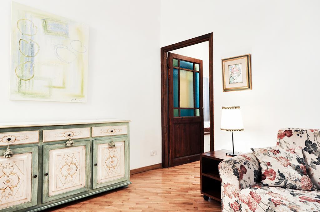 Uffizi Apartment 2 Florence Room photo